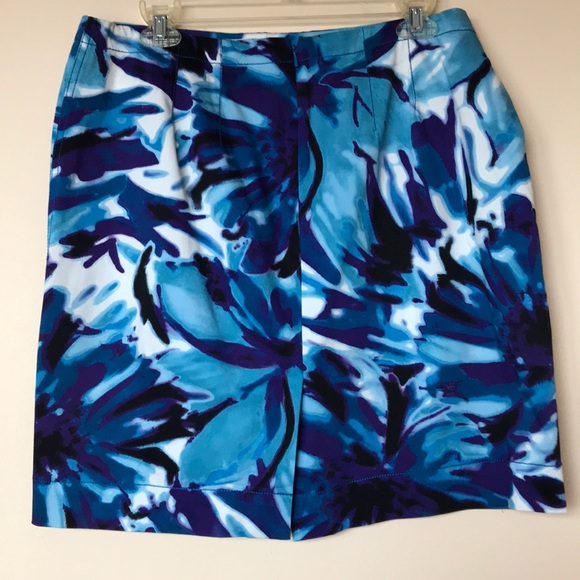 Anne Klein a cute knee length skirt - Picture 2 of 6